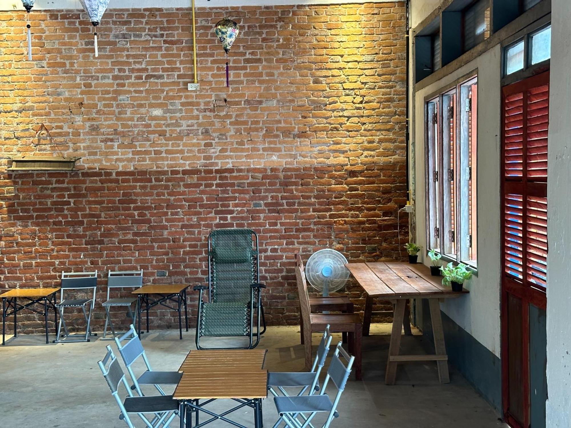 Via Thakhek Hostel & Cafe Luaran gambar